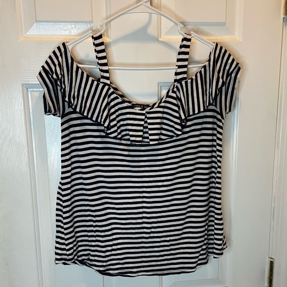 Cable and Gauge Off The Shoulder Top - Picture 2 of 4